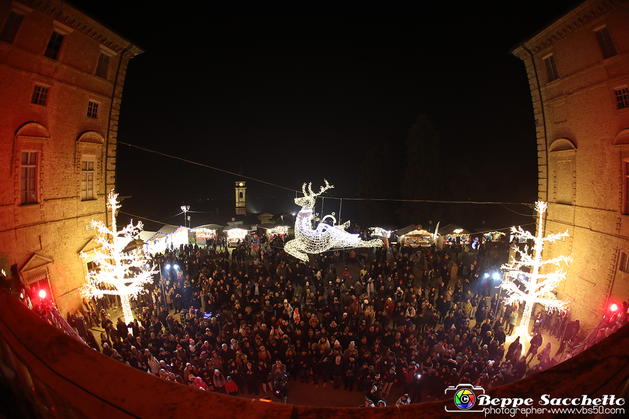 VBS_4461 -  Il Magico Paese di Natale 2024 - Spettacolo di Inaugurazione a Govone.jpg